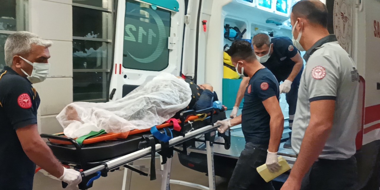 Adıyaman’da Otomobil İle Hafif Ticari Araç Çarpıştı: 3 Yaralı