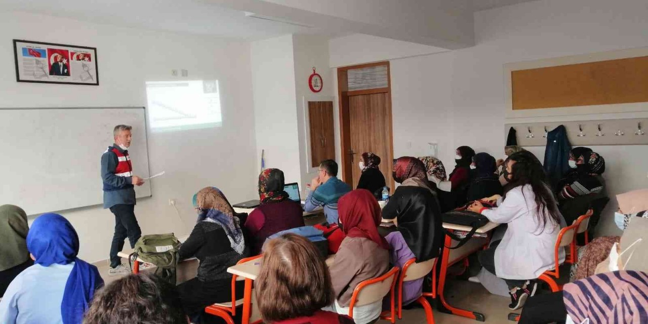 Jandarmadan Anne Ve Anne Adaylarına Eğitim