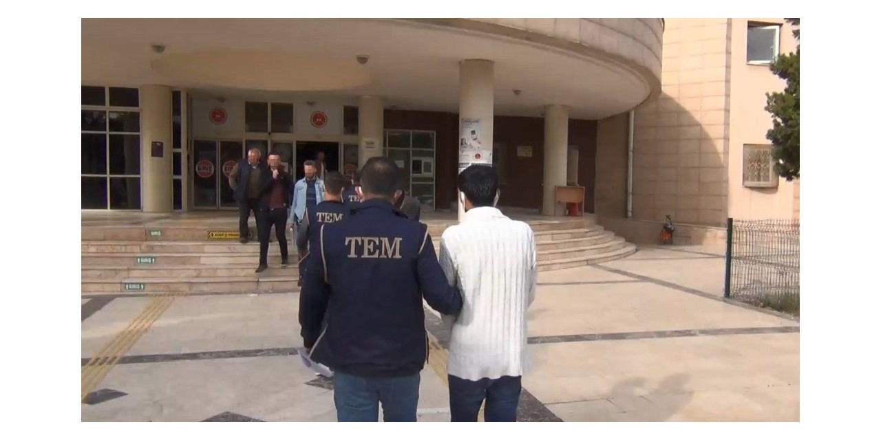 Terör Örgütü Üyesi Oldukları Belirlenen 3 Kişi Tutuklandı