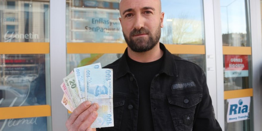 Atm’nin Verdiği Fazla Paraları Bankaya İade Etti
