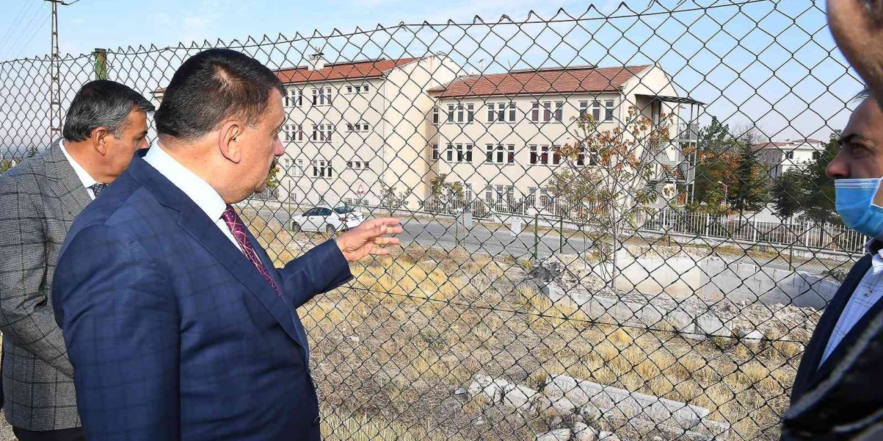 Tarihi Usta Şagirt Kümbeti Restore Ediliyor