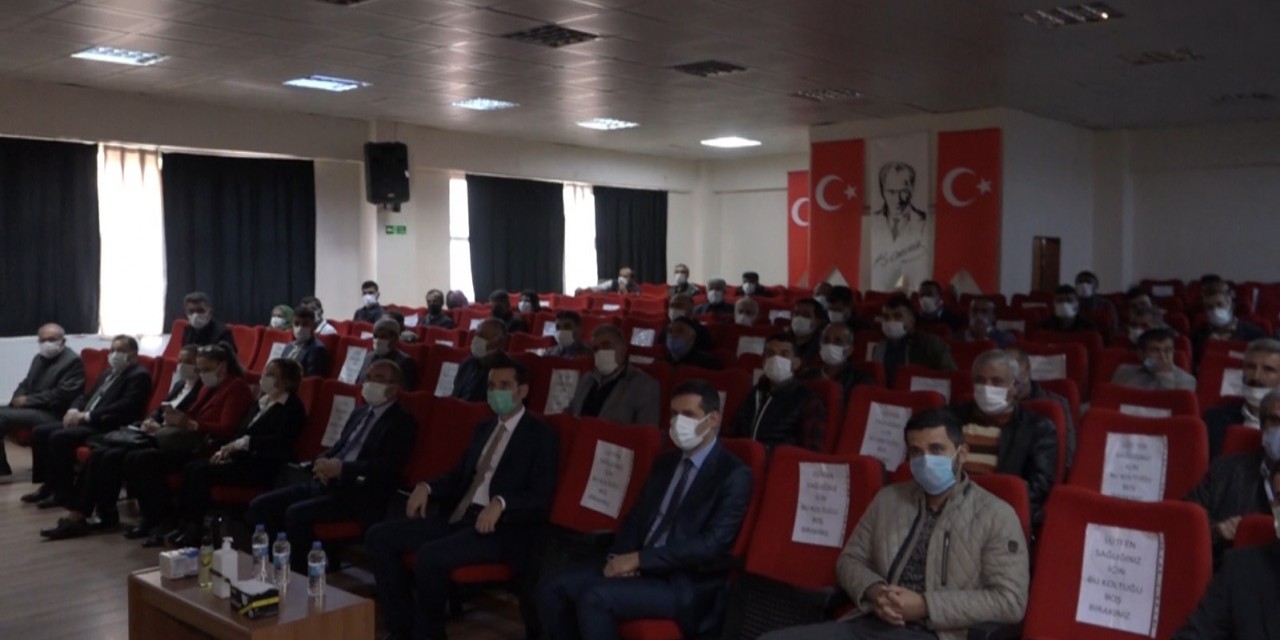 Kulp’ta Üreticilere, Yaş Koza Üretiminin Artırılması Eğitimi
