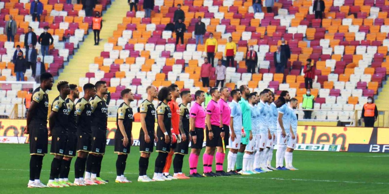 Spor Toto Süper Lig: Yeni Malatyaspor: 0 - Medipol Başakşehir: 1 (ilk Yarı)