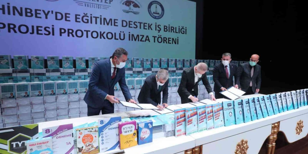 Tahmazoğlu’ndan Öğrencilere Milyonlarca Kitap
