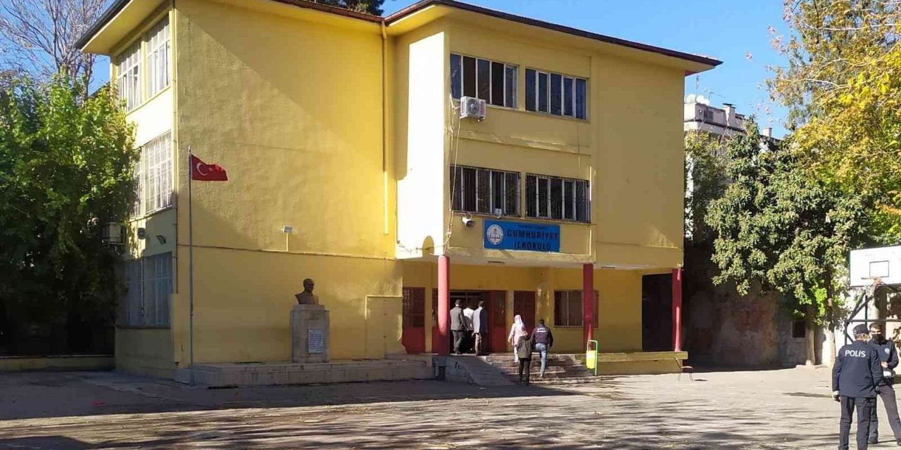 Yangında Panik Yaşayan Öğretmenler Gözyaşı Döktü