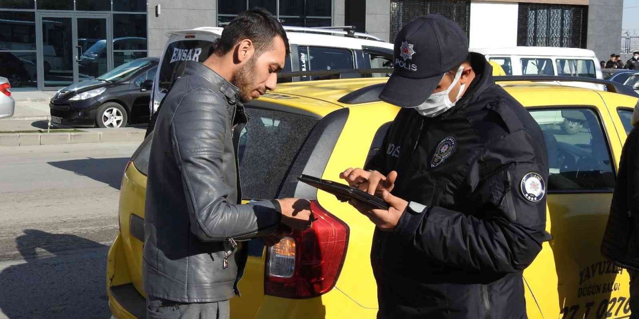Okul Çevrelerinde Dev Kadro İle Yoğun Denetim