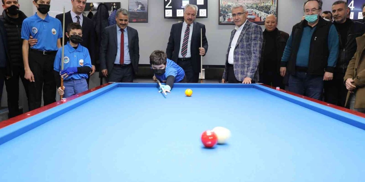 Bilardo Şampiyonasının Açılışını Başkan Güder Gerçekleştirdi