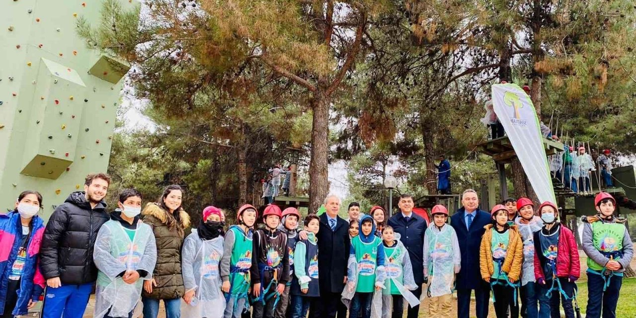 Öğrenciler, Gençlik Kampında Moral Depoluyor