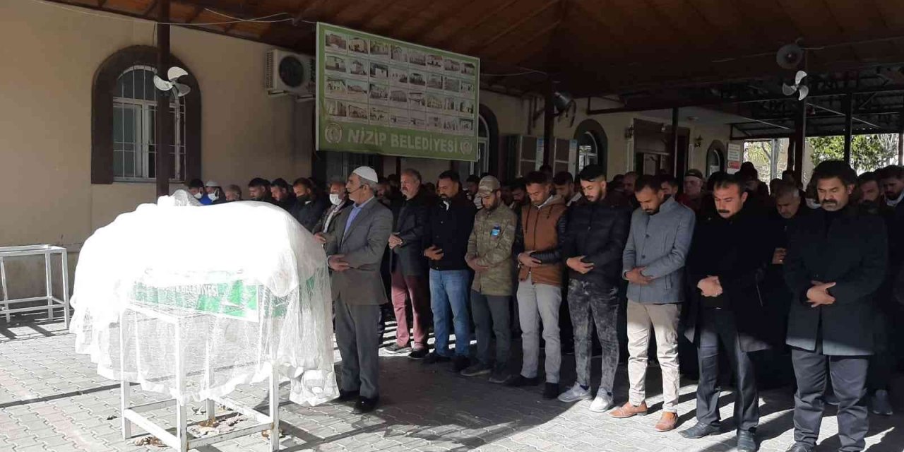 Kazada Ölen Genç Kız Son Yolculuğuna Gelinlikle Uğurlandı