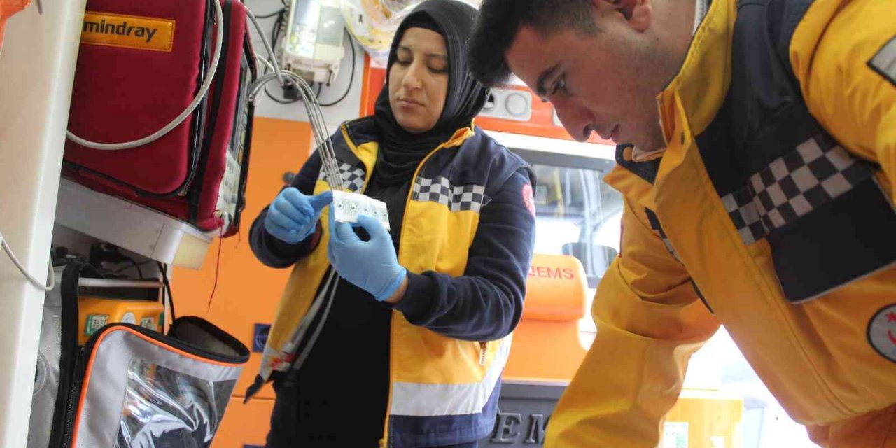 Acil Sağlık Ekipleri, Yaşamla Ölüm Arasındaki İnce Çizgide Zamanla Yarışıyor