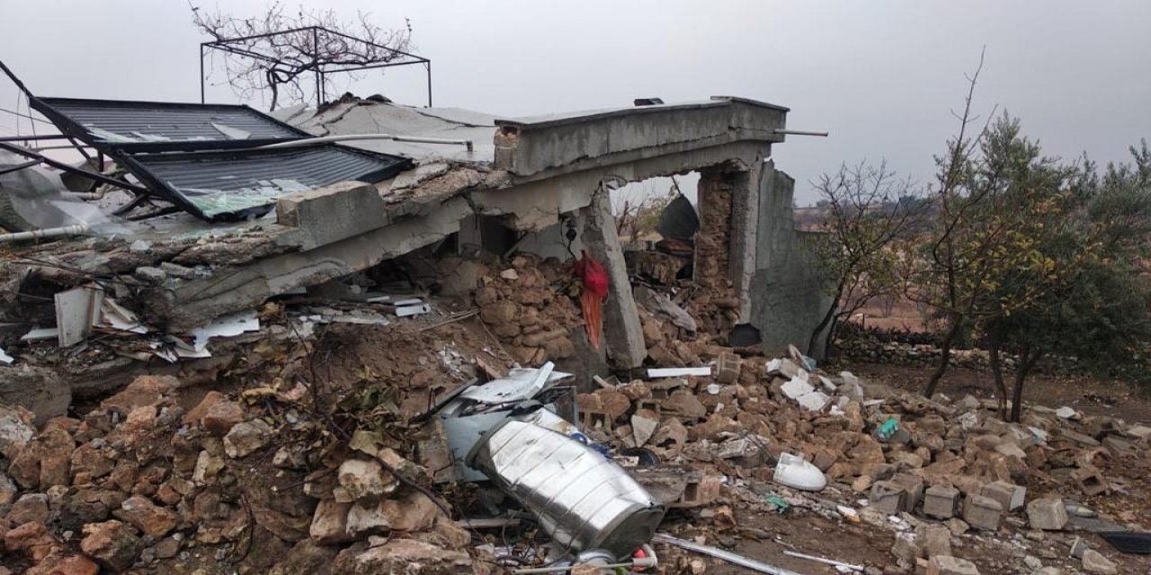 Bomba Gibi Patlayan Mutfak Tüpü Evi Yıktı: 2 Yaralı