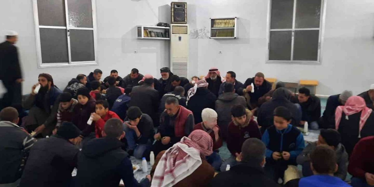 Elbab’taki Bin 200 Aileye Yemek, 650 Çocuğa Da Kıyafet Desteği
