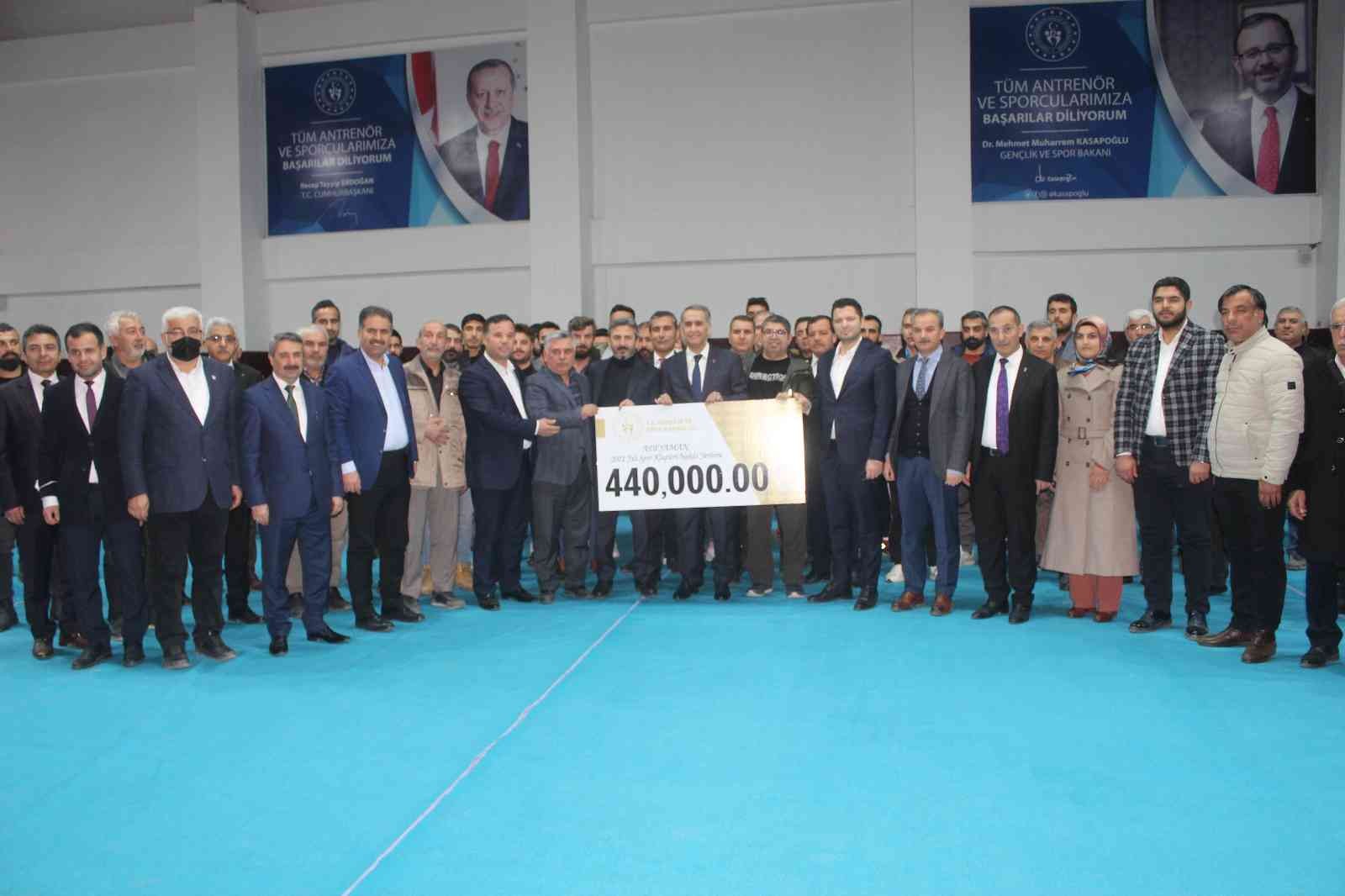 Adıyaman’da 74 Spor Kulübüne Yardım
