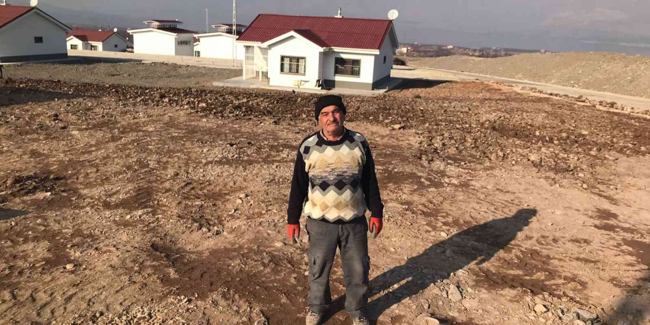 Deprem Konutlarında Vatandaşların Yüzü Gülüyor