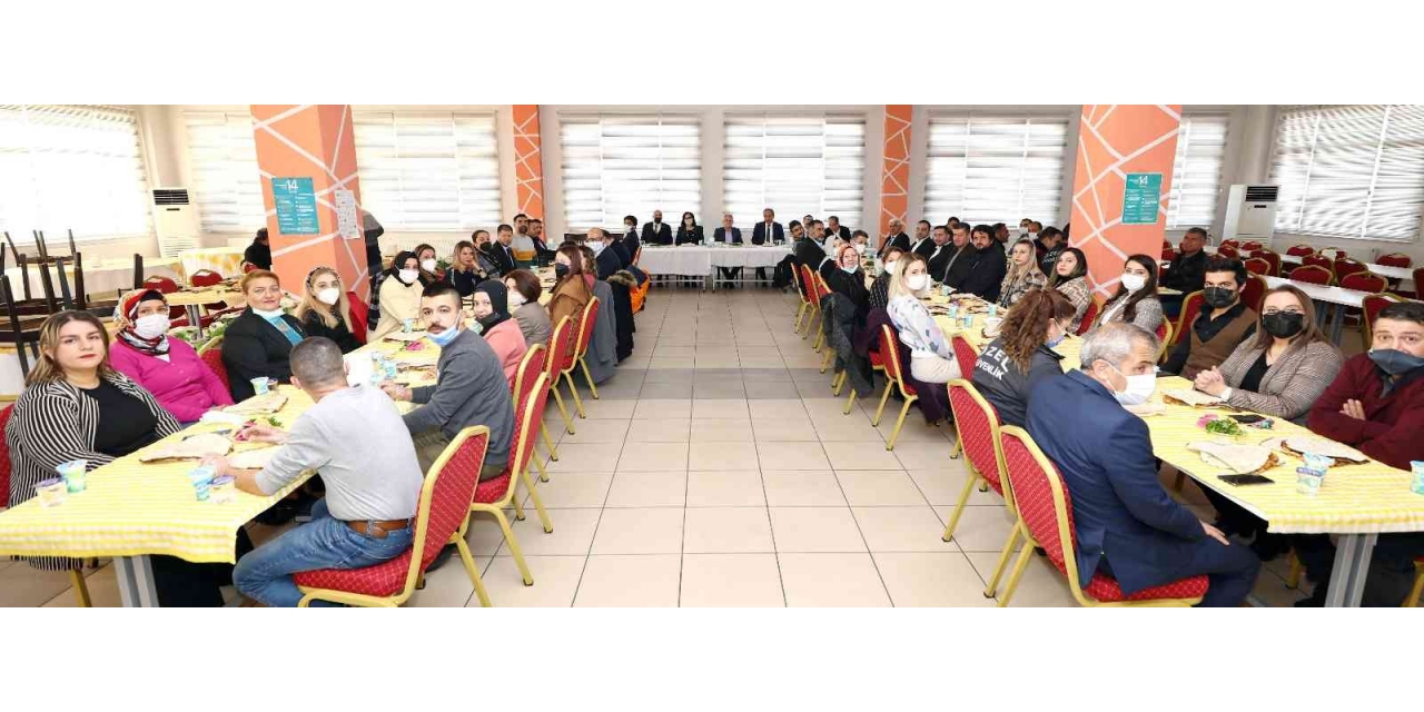 Üniversitede Yılın Personelleri Ödüllerini Aldı