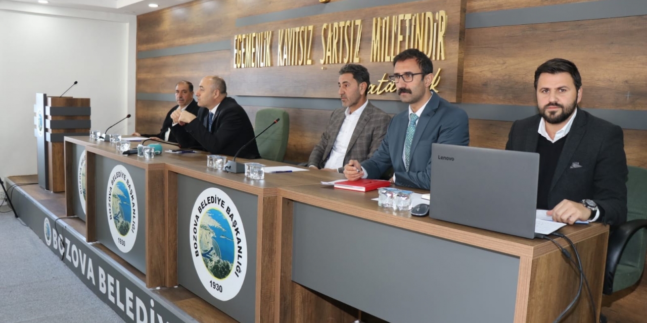 Aksoy Muhtarlarla Bir Araya Geldi