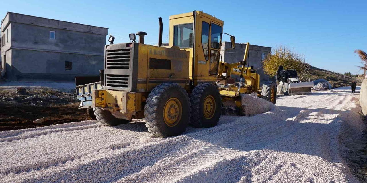 Haliliye’nin Dört Mahallesinde Yol Çalışması