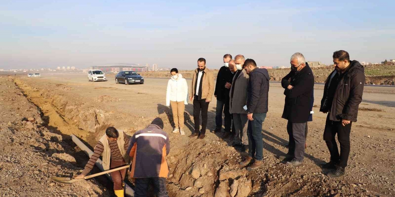 Diyarbakır’da 2 Milyon Maliyetli İçme Suyu Şebeke Döşeme Çalışmaları Sürüyor