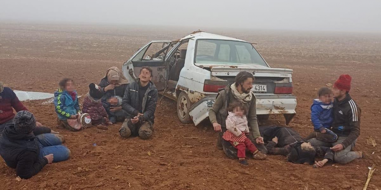 5 Kişilik Otomobil Takla Attı, İçerisinden 12 Yaralı Çıktı