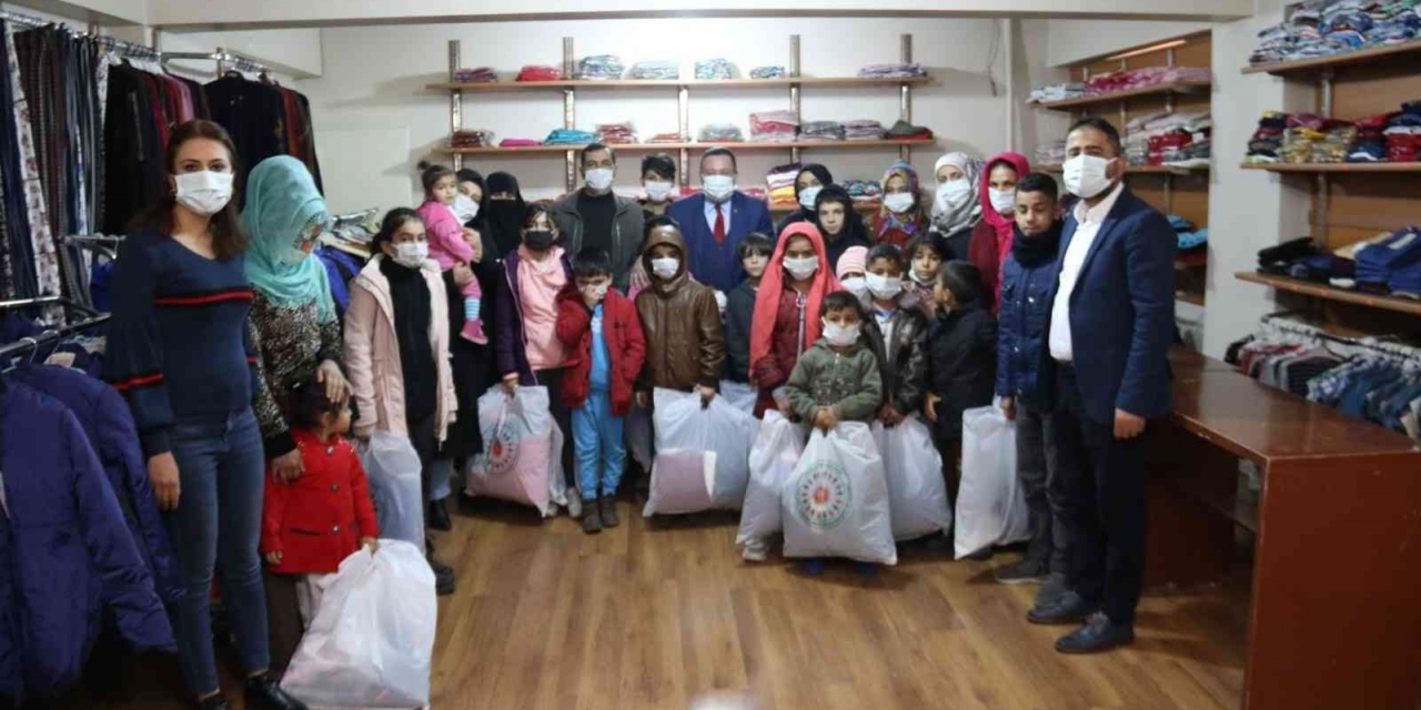 Bağlar Belediyesi 60 Binden Fazla İhtiyaç Sahibini Giydirdi