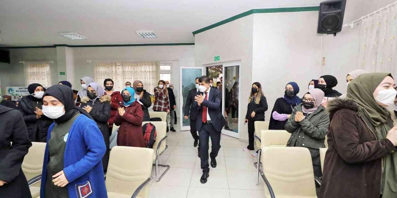 Öğrencilerle “kariyer Günleri’nde” Buluştu