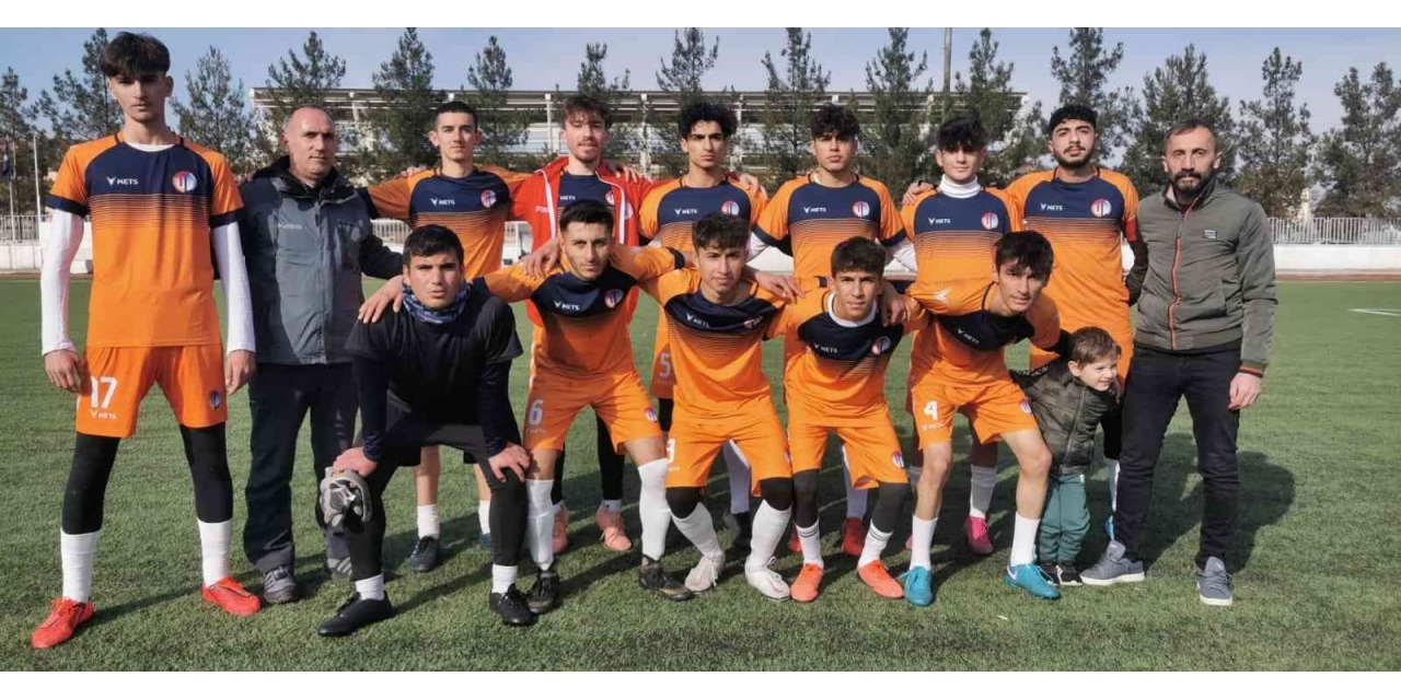 Diyarbakır’da Okullararası Futbol Turnuvasının Şampiyonu Talaytepe Oldu