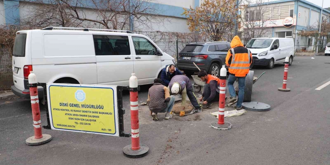 Diski Toptancılar Sitesinde Kanalizasyon Ve Yağmur Suyu Izgaralarında Çalışma Başlattı