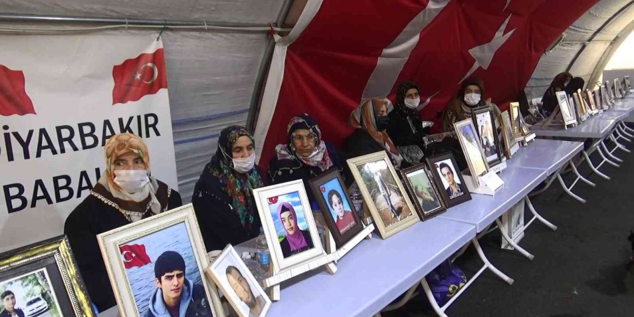 Hdp’nin Teröristlerin Yakınlarını Meclis’e Çıkarmasına Evlat Nöbetindeki Ailelerden Sert Tepki