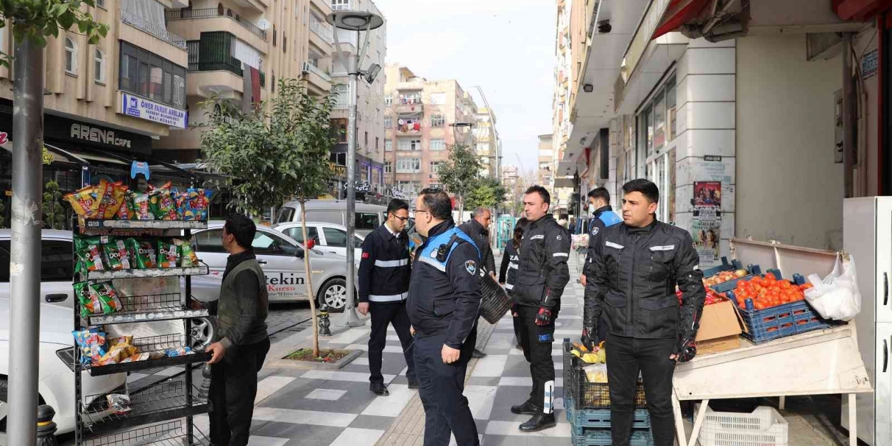 Haliliye’de Zabıta Kaldırım İşgallerini Önlüyor