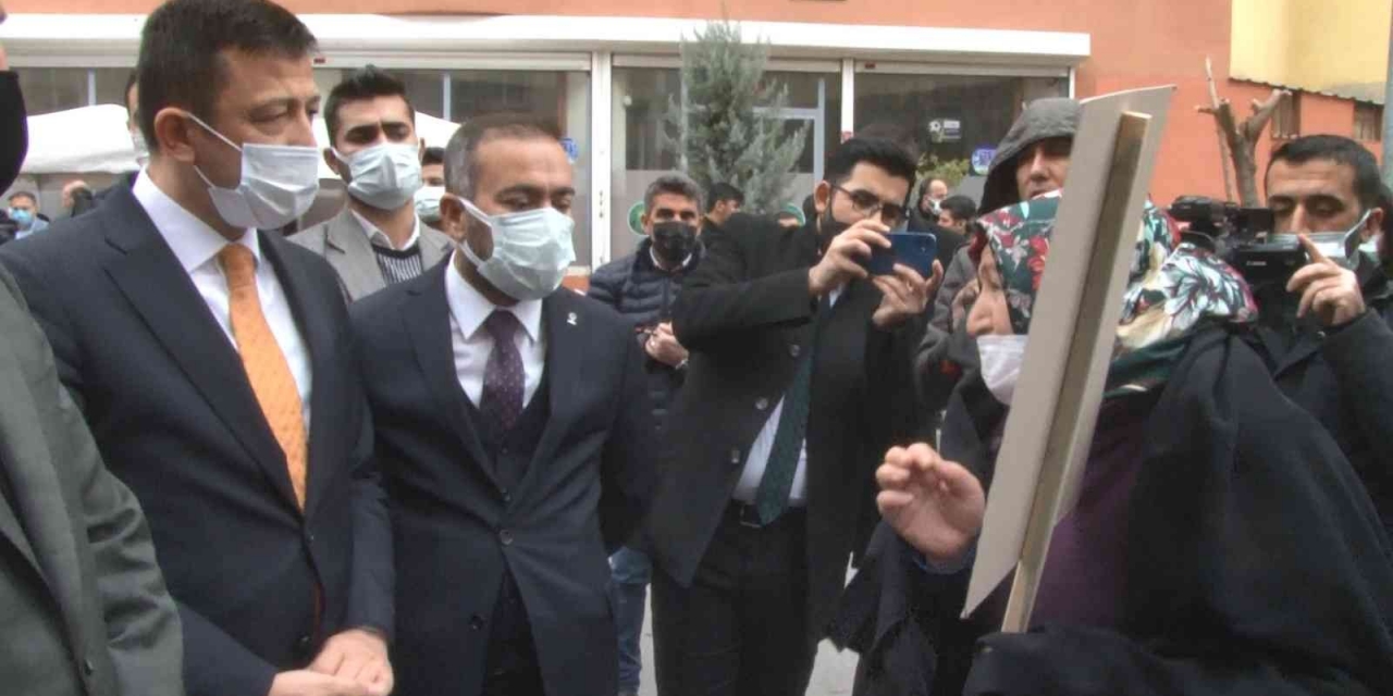 Ak Parti Genel Başkan Yardımcısı Dağ Evlat Nöbetindeki Aileleri Ziyaret Etti