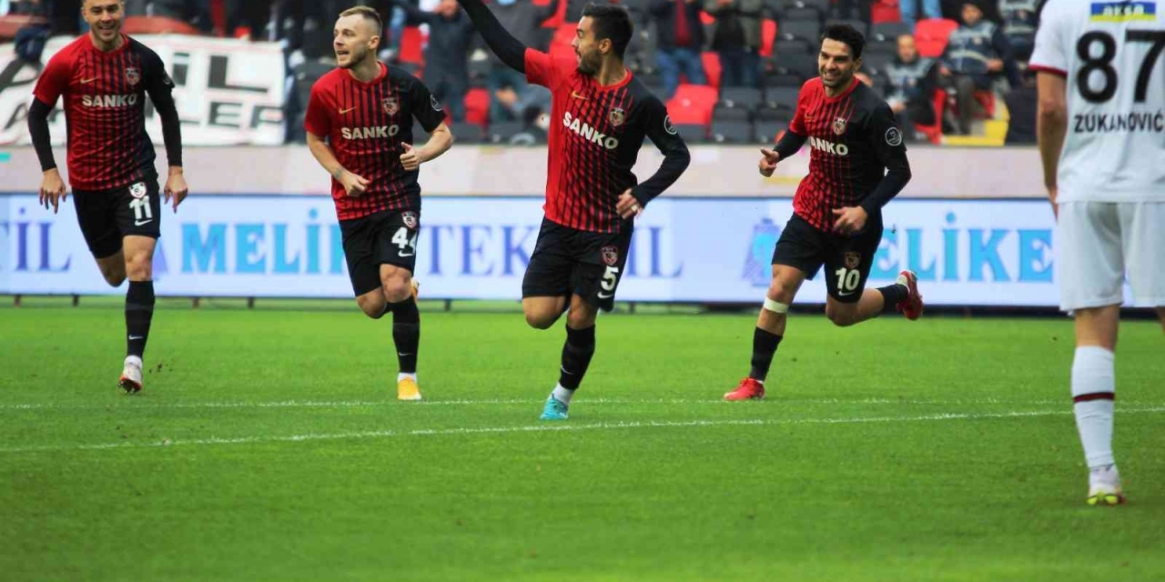 Spor Toto Süper Lig: Gaziantep Fk: 2 - Fatih Karagümrük: 0 (ilk Yarı)