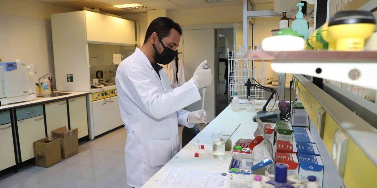 İleri Biyolojik Atıksu Arıtma Tesisi Laboratuvarı Günlük 81 Analiz Yapıyor