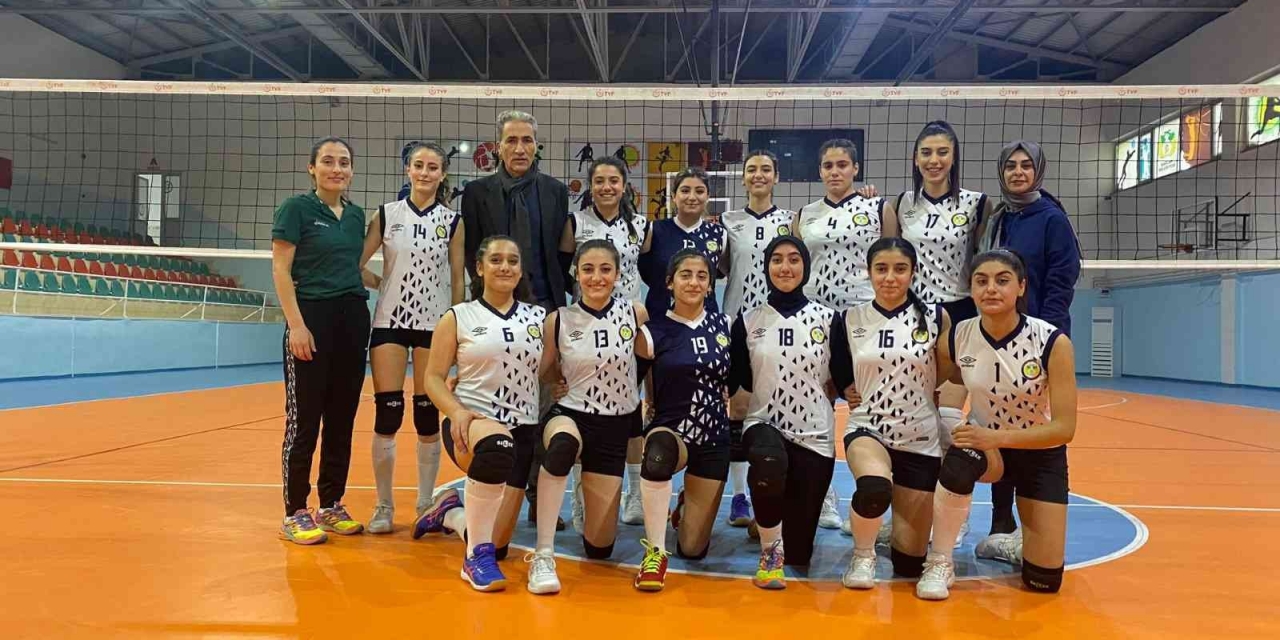 Bağlar Belediyespor Kadın Voleybol Takımı İkinci Yarıya Galibiyetle Başladı