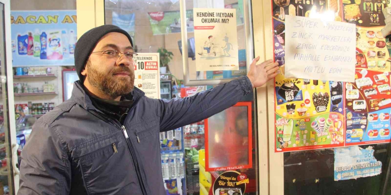 Mahalle Bakkalından Müşterilerine Pankartlı Sitem