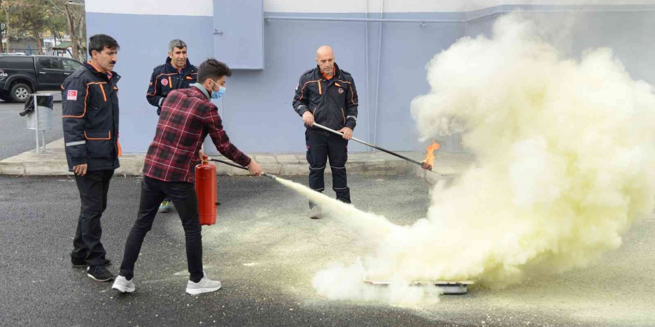 Diyarbakır’da Akademi Lise Öğrencilerine Afet Eğitimi Verildi