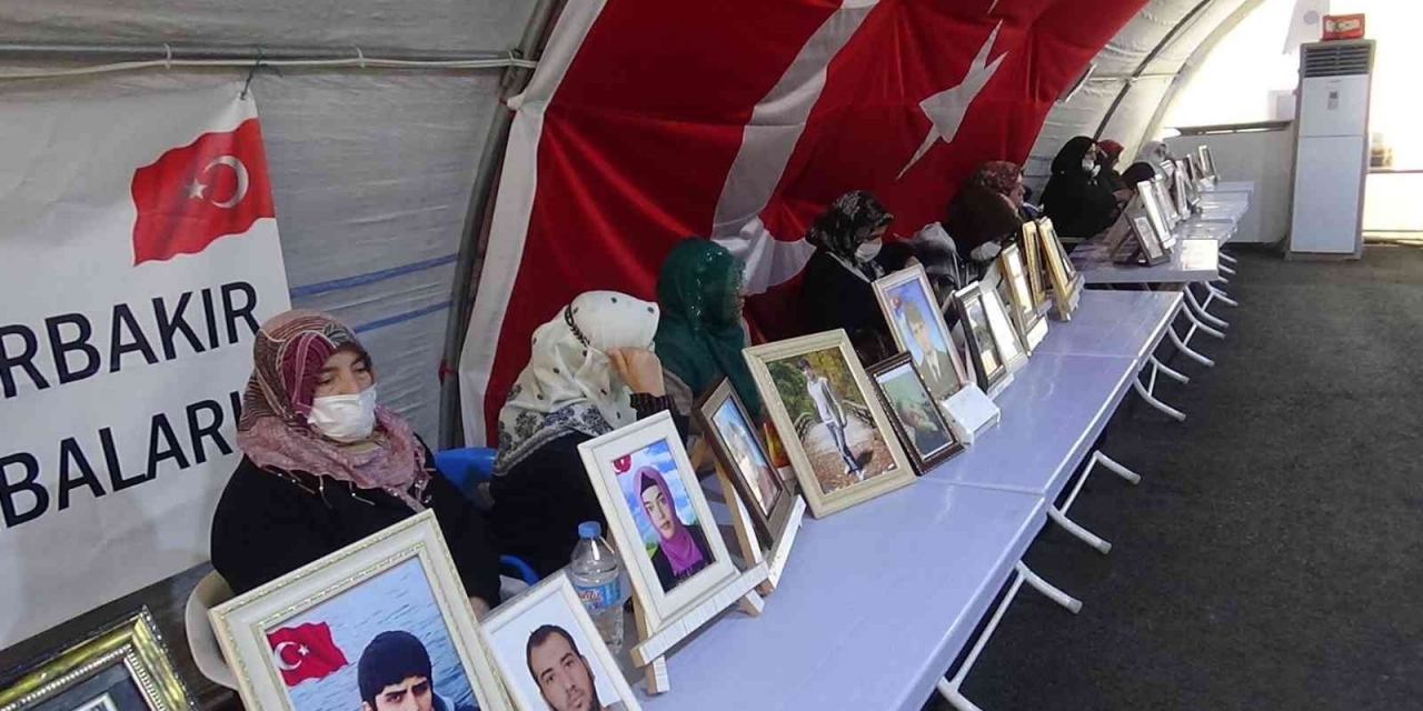 Evlat Nöbetindeki Anneden Oğluna Çağrı: “oğlum Gel, Adın Gibi Zafer Yaşat Bize Ne Olursun”