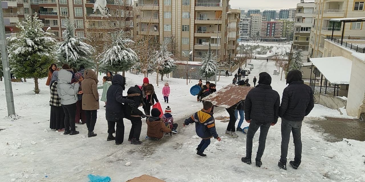 Şanlıurfa Sokakları Kayak Pistine Döndü
