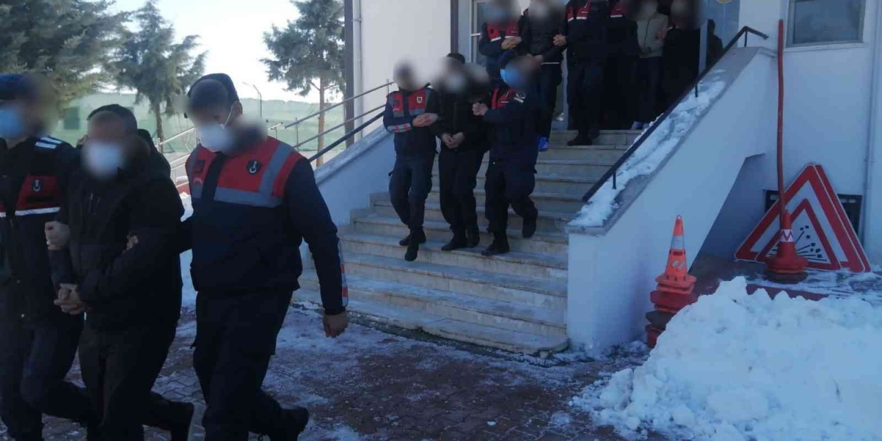 Sahte Belgelerle İcralık Araçları Satan Şebekeye Operasyon