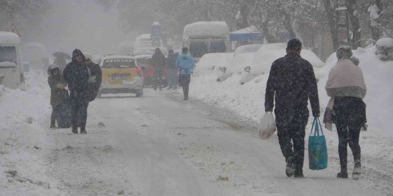 Gaziantep’te Yoğun Kar Yağışı Başladı