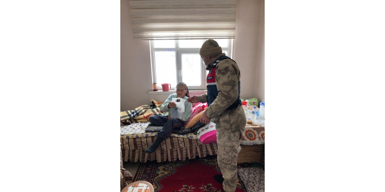 Kanser Hastası Kadınının İlaçlarını Jandarma Ekipleri Yetiştirdi
