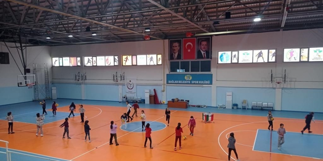 Bağlar Belediyespor’dan Voleybol Alt Yapısına Yatırım