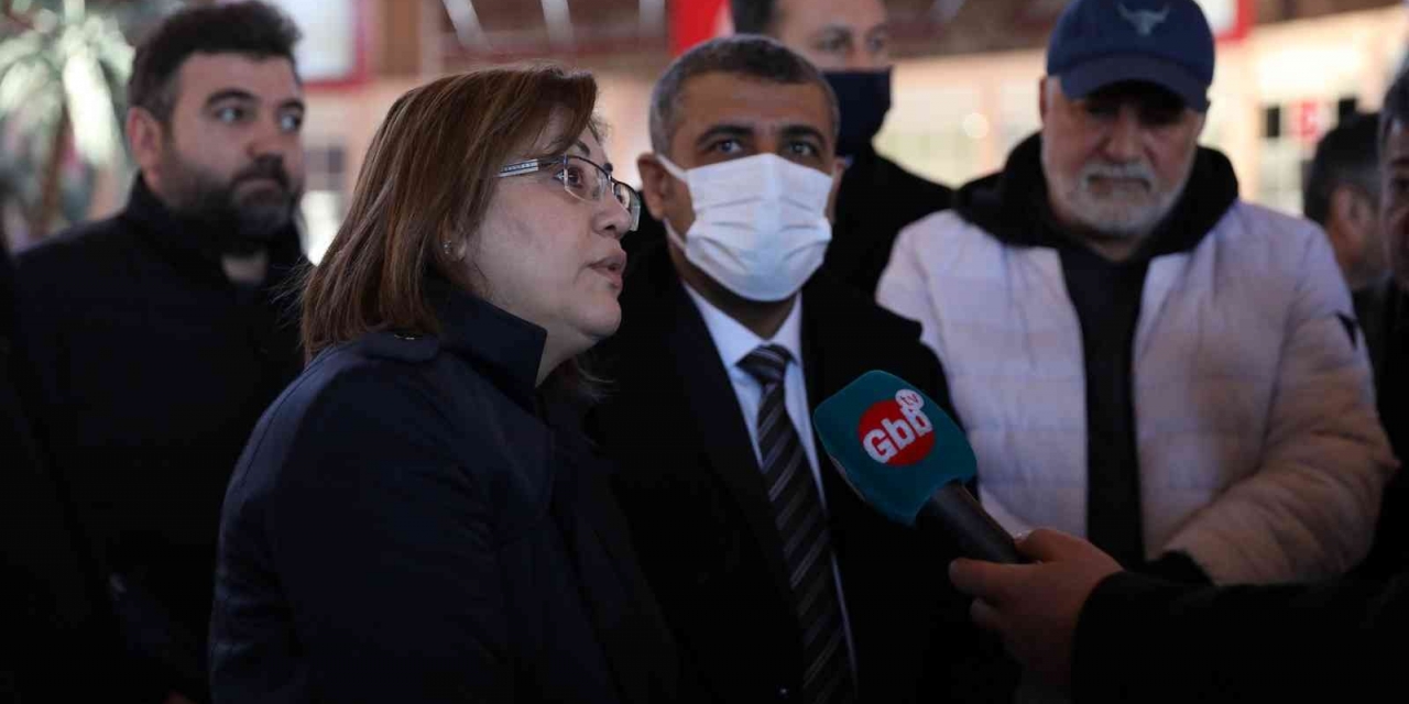 Şahin, Şehirlerarası Otobüs Terminali’ndeki Kar Temizleme Çalışmalarını Yerinde İnceledi