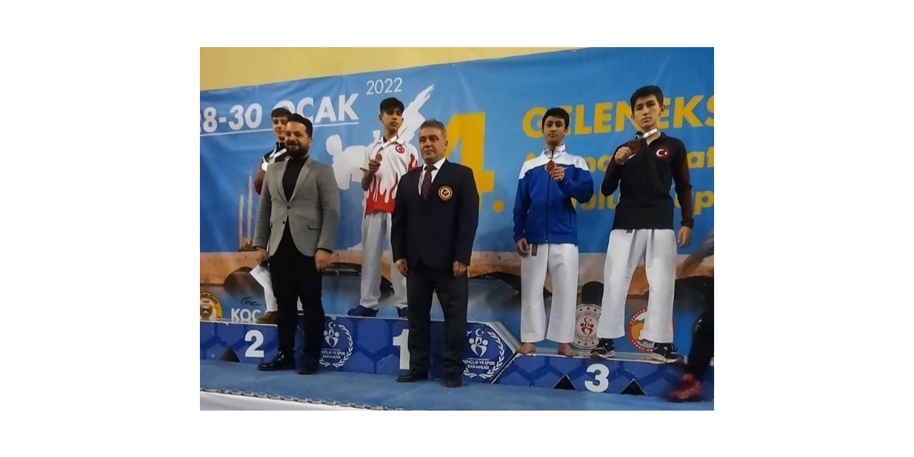Eyyübiyeli Sporcular Madalyalarla Döndü