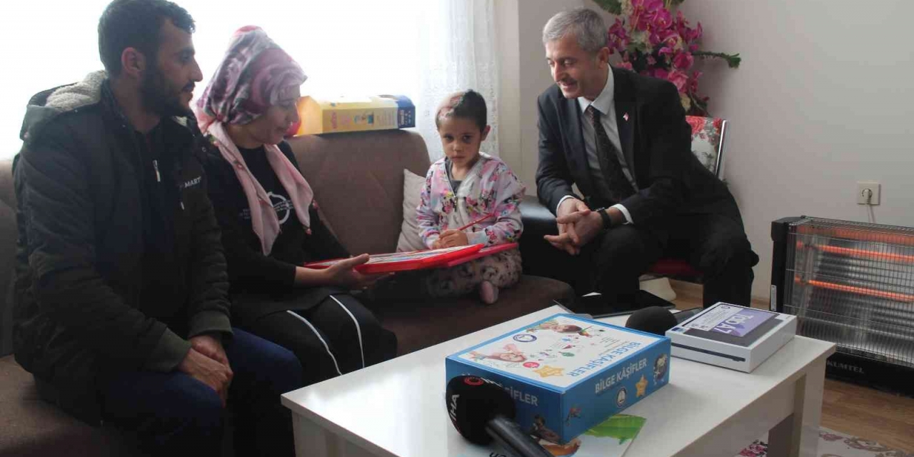 Minik Asiye’nin Yeni Evindeki İlk Ziyaretçisi Tahmazoğlu Oldu
