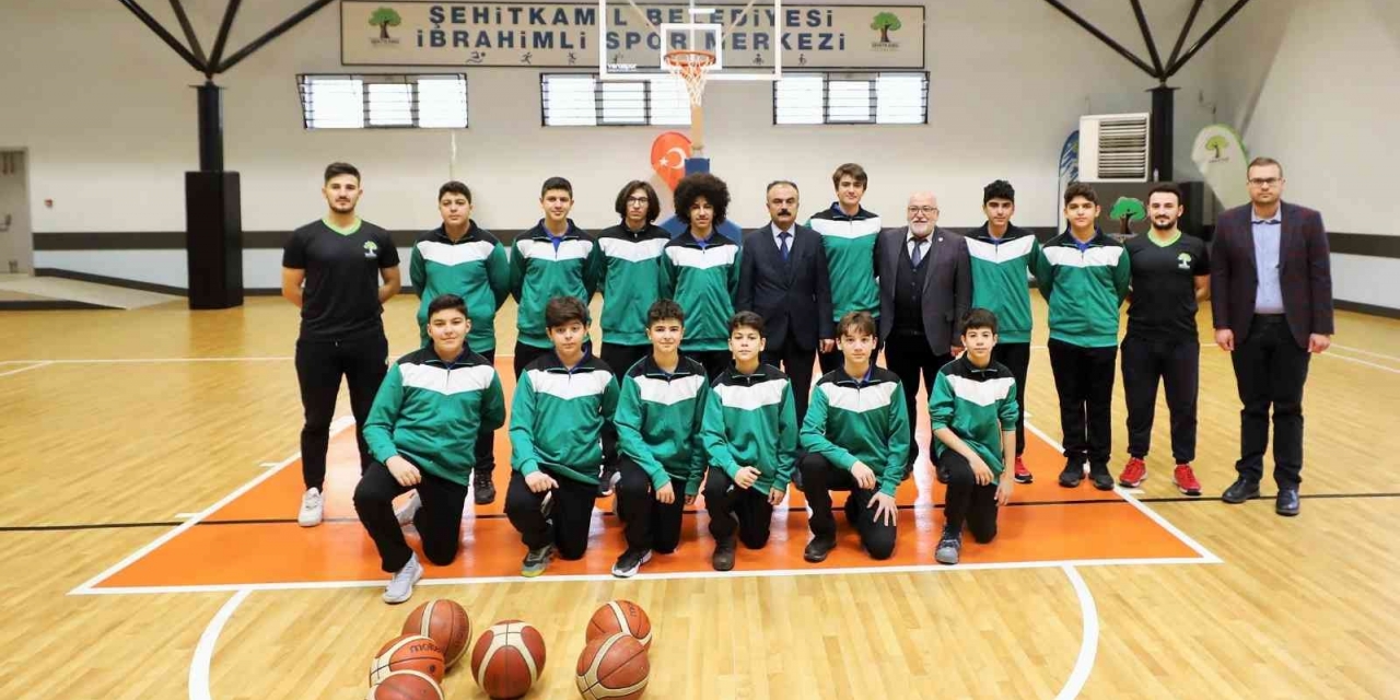 Dev Adamlar Kupa Sevinci Yaşadı