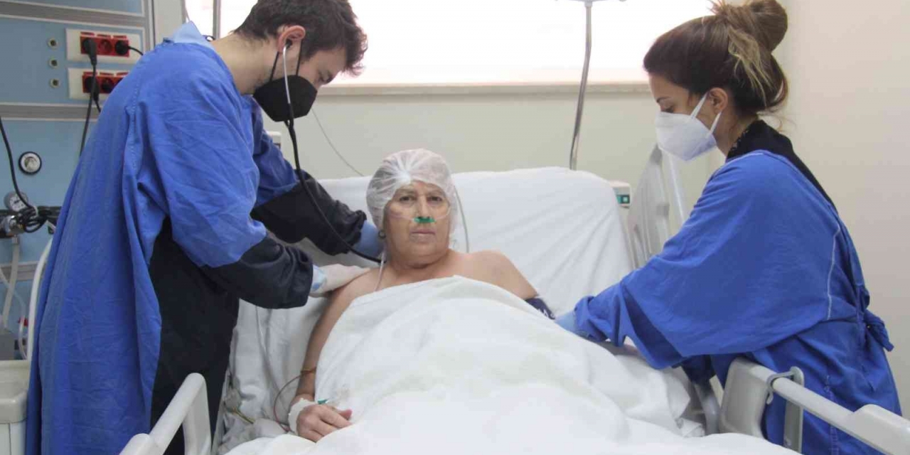 Kaşıntı Şikayetiyle Geldi, Hem Covid Hem De Kanser Olduğunu Öğrendi