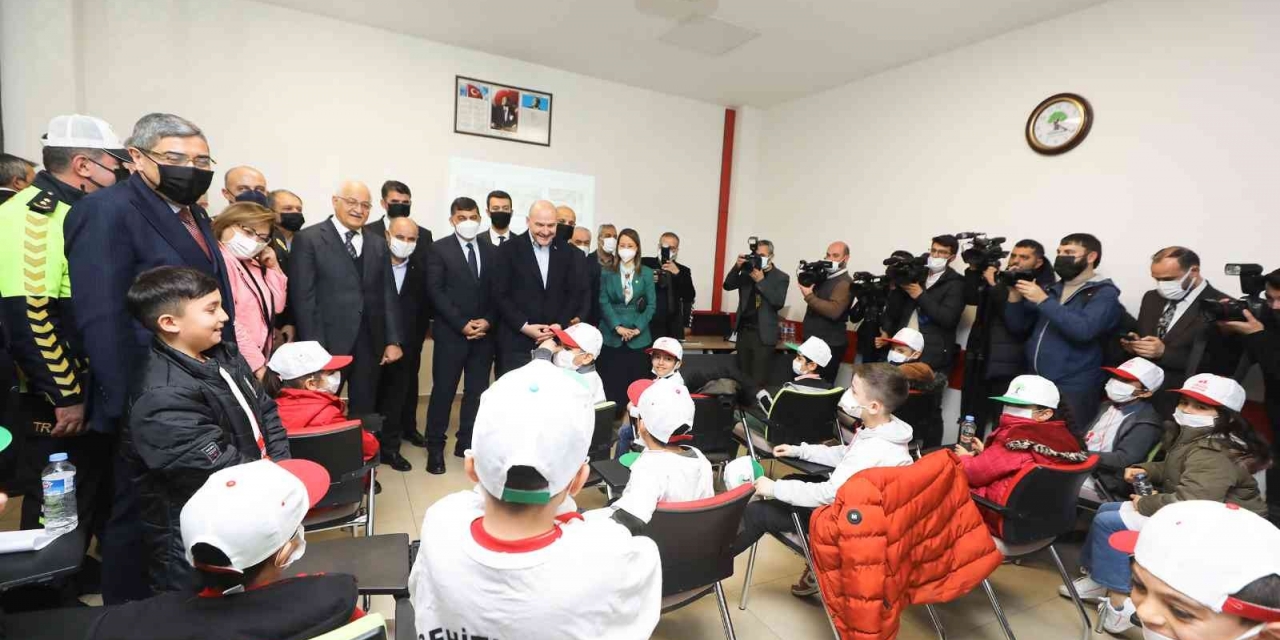 Bakan Soylu, Şehitkamil Eğitim Parkını İnceledi