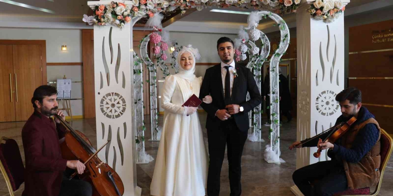 Malatya’da 20 Çift Evlenmek İçin 14 Şubat’ı Seçti