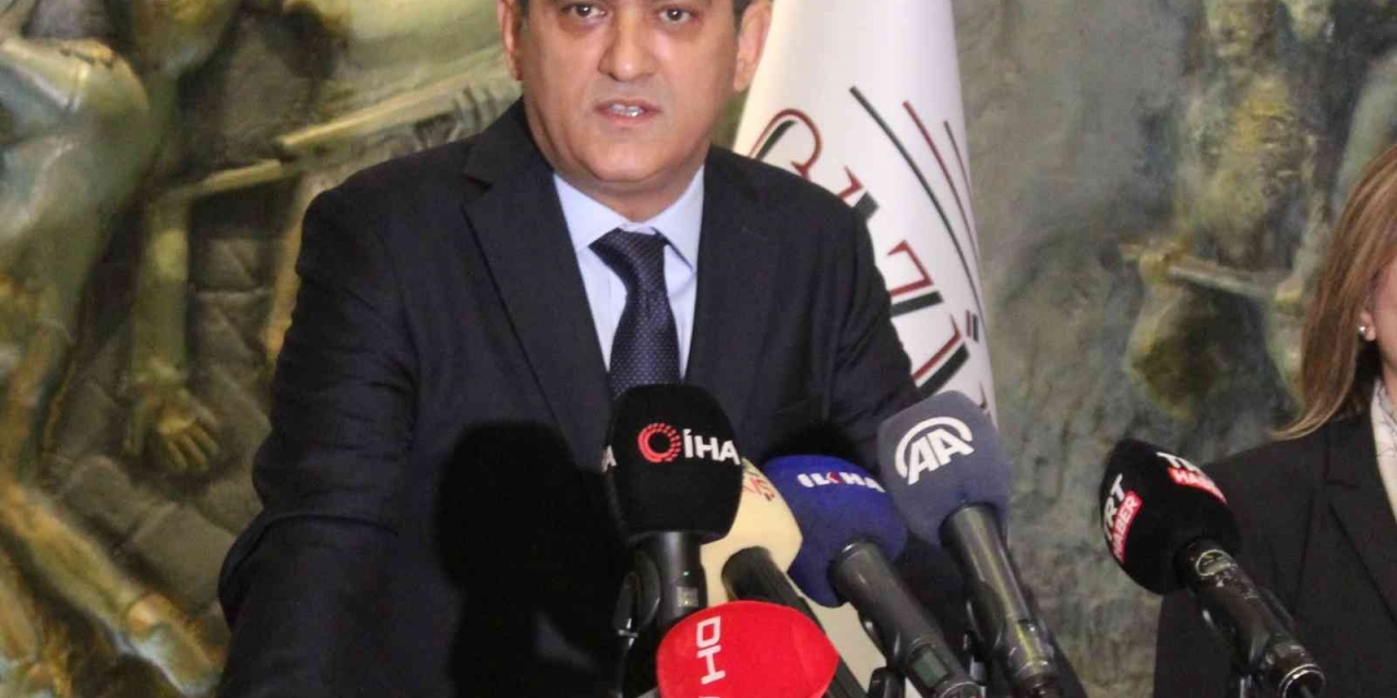 Bakan Özer: "salgın Nedeniyle Tüm Sınıfları Kapalı Olan Okulumuz Bulunmamakta”