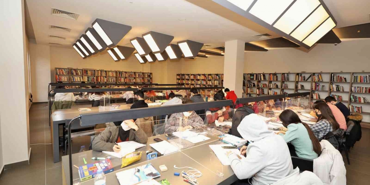 Şehitkamil’deki Kütüphanelerden 35 Bini Aşkın Öğrenci Faydalandı